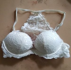 VS pink lace bra